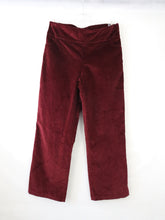 Lataa kuva Galleria-katseluun, Ommellinen made in Finland viininpunaiset taskusammarit XL