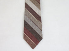 Lataa kuva Galleria-katseluun, Ruskeasävyinen solmio