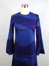 Lataa kuva Galleria-katseluun, Sininen kuviollinen maksimekko 36