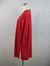 Lataa kuva Galleria-katseluun, Punainen napillinen tunika 42