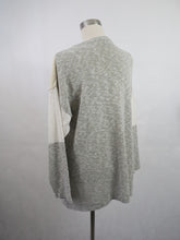 Lataa kuva Galleria-katseluun, Beige kuviollinen neulepaita L