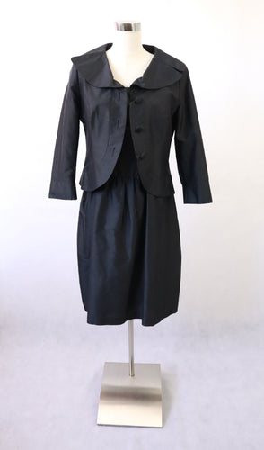 Ril's musta silkkinen mekko ja jakku 38