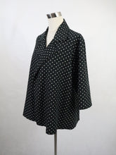 Lataa kuva Galleria-katseluun, Mustavalkoinen pilkullinen paitajakku 40