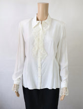 Lataa kuva Galleria-katseluun, Sataneule kotimainen vintage valkoinen pitsisomisteinen kauluspusero 40