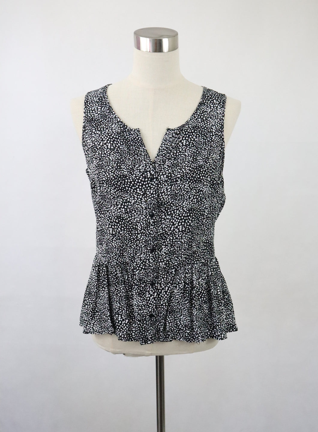 Seppälä mustavalkoinen kuviollinen toppi peplum-helmalla 38