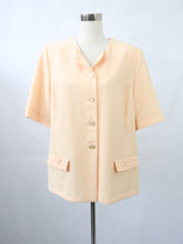 Lataa kuva Galleria-katseluun, Soili Lahti Finland persikanvärinen lyhythihainen paitajakku 42