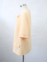 Lataa kuva Galleria-katseluun, Persikanvärinen lyhythihainen jakku 42