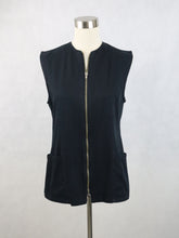 Lataa kuva Galleria-katseluun, Tarja Wallius handmade in Finland musta vetoketjullinen denim-liivi 100% puuvillaa S