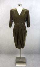 Lataa kuva Galleria-katseluun, Tazzia made in Finland kullanvärinen lurexmekko S
