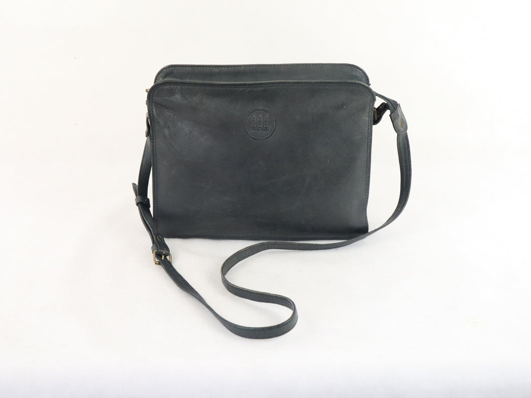 Three Bags kotimainen vintage nahkainen salkkumallinen olkalaukku
