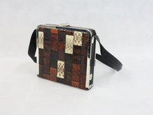 Lataa kuva Galleria-katseluun, Ruskea metallikehyksinen palanahkalaukku