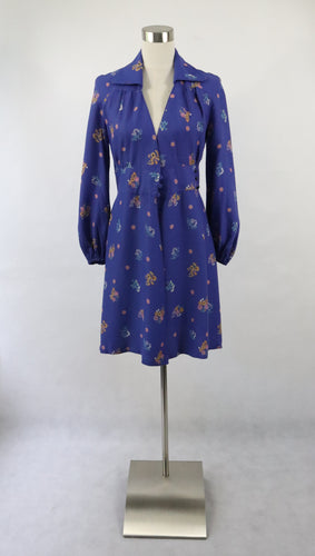 Tiina Teinituote Finn-Teen kotimainen vintage sininen kukkakuvioinen kietaisumekko 36