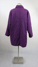 Lataa kuva Galleria-katseluun, Violetti puolipitkä toppatakki 42