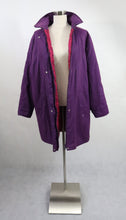 Lataa kuva Galleria-katseluun, Violetti puolipitkä toppatakki 42