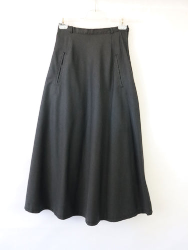 Tuomi-tuote Oy made in Finland kotimainen vintage harmaa kellohelmainen hame 34