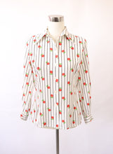 Lataa kuva Galleria-katseluun, Valkoinen kuviollinen kotimainen 70-luvun vintage paitapusero 42 made in Finland 
