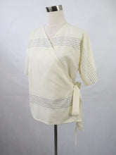 Lataa kuva Galleria-katseluun, Luonnonvalkoinen kietaisupusero S