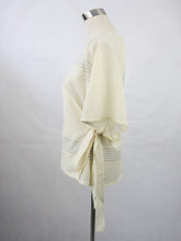 Lataa kuva Galleria-katseluun, Luonnonvalkoinen kietaisupusero S