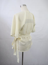 Lataa kuva Galleria-katseluun, Luonnonvalkoinen kietaisupusero S