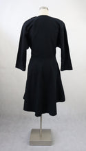 Lataa kuva Galleria-katseluun, Musta kellohelmainen kietaisumekko XS