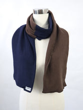 Lataa kuva Galleria-katseluun, Vuokko Designed in Finland villainen kaulahuivi