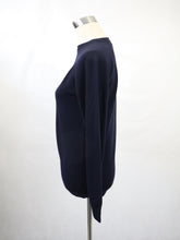 Lataa kuva Galleria-katseluun, Tummansininen neulepusero M