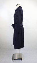 Lataa kuva Galleria-katseluun, Tummansininen villakankainen takkimekko 42