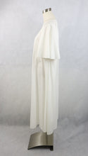 Lataa kuva Galleria-katseluun, Valkoinen kellohelmainen mekko XS