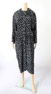 Andiata kotimainen vintage mustavalkoinen kukkakuvioinen mekko 44