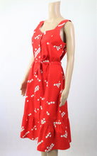 Lataa kuva Galleria-katseluun, Punainen frillahelmainen mekko D42