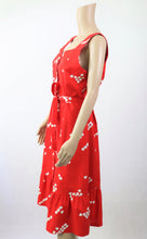 Lataa kuva Galleria-katseluun, Punainen frillahelmainen mekko D42