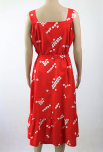 Punainen frillahelmainen mekko D42