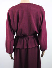 Lataa kuva Galleria-katseluun, Viininpunainen juhlava mekko 38