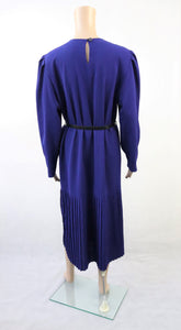 Violetti vekkihelmainen mekko 38