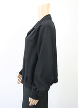 Lataa kuva Galleria-katseluun, Musta villasekoitekankainen pusero 38