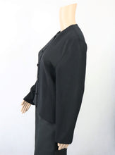 Lataa kuva Galleria-katseluun, Musta kreppikankainen lyhyt jakkumainen pusero 34