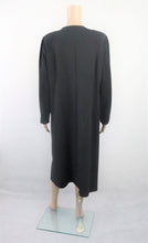 Lataa kuva Galleria-katseluun, Musta pitkä villasekoitekankainen mekko D40
