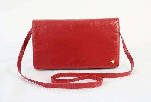 Jubella kotimainen vintage punainen kirjekuorimallinen laukku irrotettavalla olkahihnalla