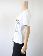 Lataa kuva Galleria-katseluun, Valkoinen kuviollinen t-paita
