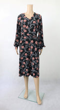 Lataa kuva Galleria-katseluun, Kaunotar Finn Fashion kotimainen vintage puhvihihainen kukkakuvioinen mekko C42