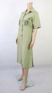 Vaaleanvihreä safarihenkinen mekko C40
