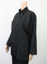Lataa kuva Galleria-katseluun, Musta villasekoitekankainen takki C34