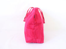 Lataa kuva Galleria-katseluun, Marimekon pinkki kuviollinen kangaskassi