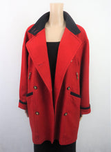 Lataa kuva Galleria-katseluun, Master Coat punainen oversize villakangastakki 36