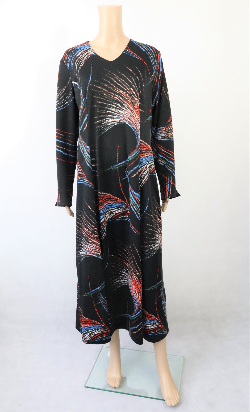 Mekkomarja musta kuviollinen vintage mekko 46