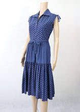 Lataa kuva Galleria-katseluun, Sinivalkoinen lyhythihainen mekko C38