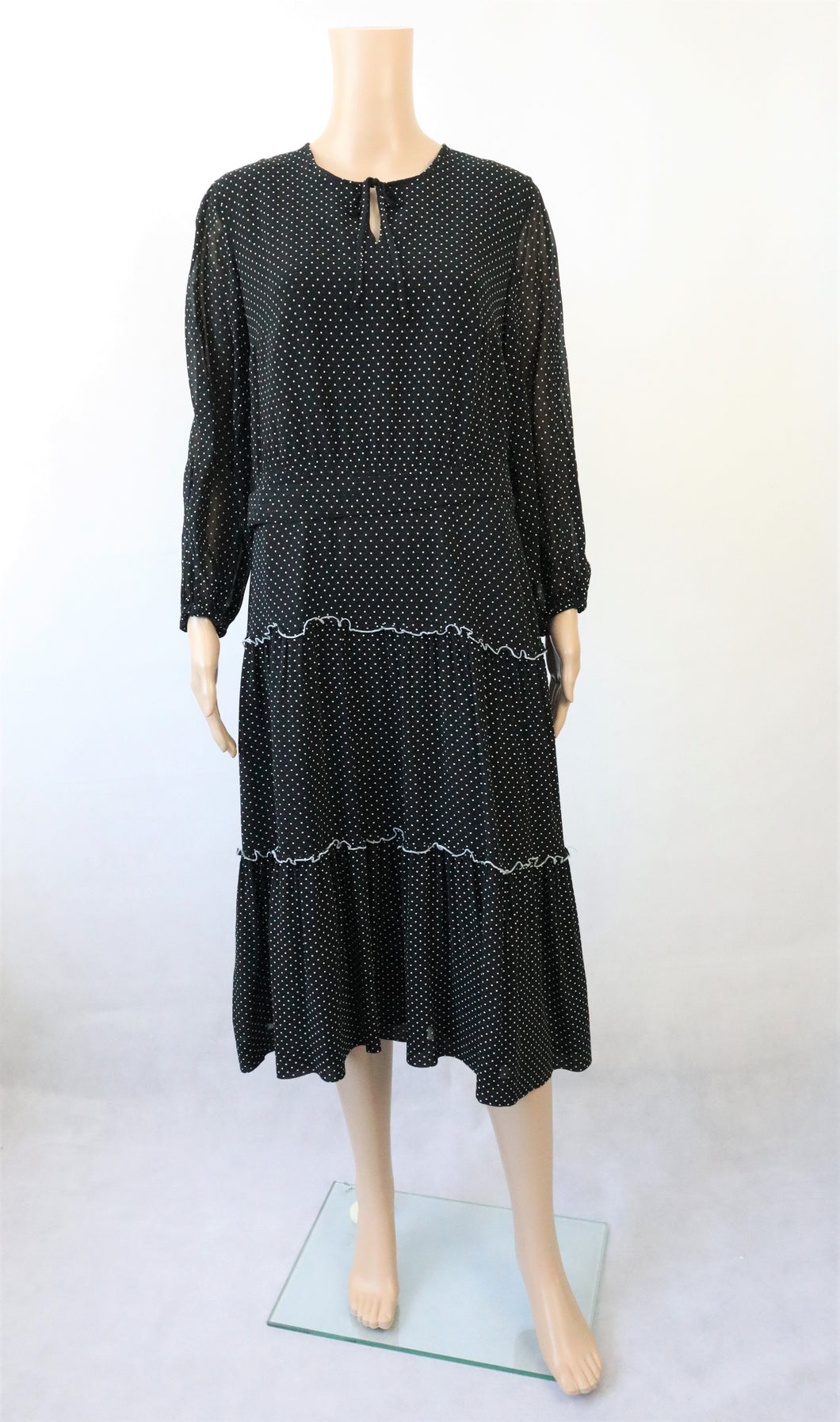 Modelia mustavalkopilkullinen frillahelmainen mekko 42