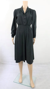 Naisten pukutehdas mustavalkopilkullinen kotimainen vintage mekko 36
