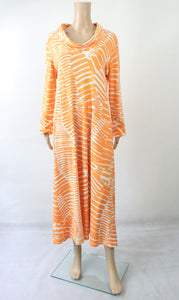 Nanso oranssikuvioinen pitkä mekko L