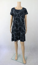 Lataa kuva Galleria-katseluun, Nanso tummansininen kuviollinen mekko L